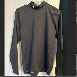 Under Armour Fitted Long Sleeve Shirt (Men Size Medium)
